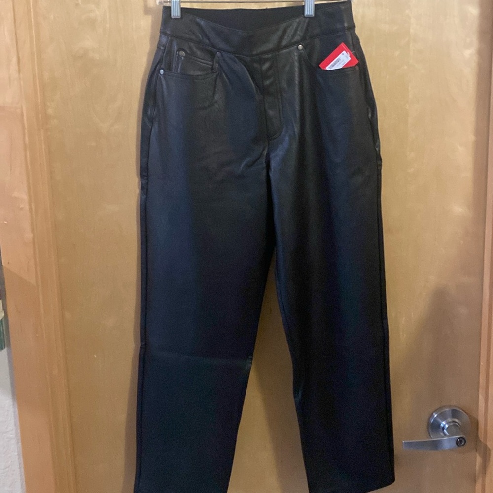SPANX LG slim Street pant in Lux black. NEW with tags on.